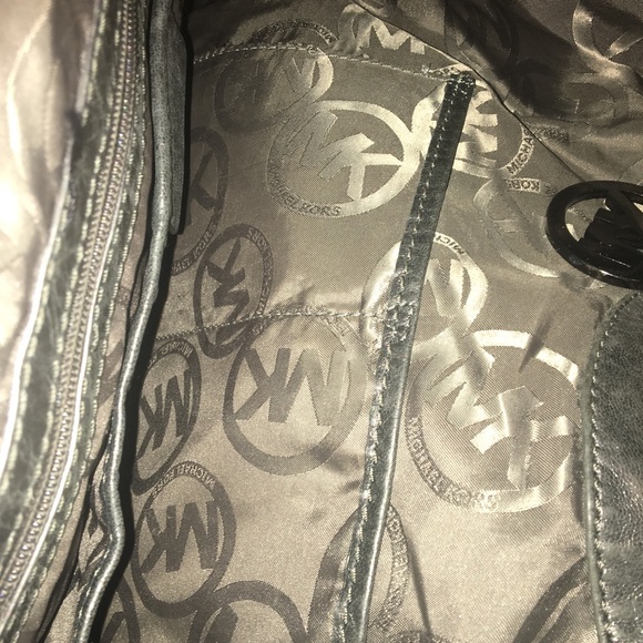 Michael Kors Astor Metallic Grey/Silver Large Hobo - Picture 13 of 14